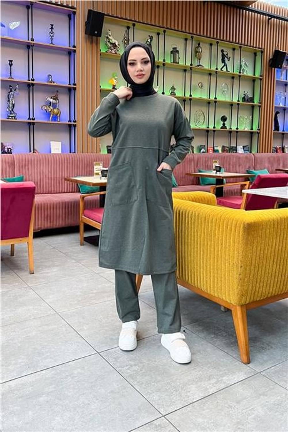 Спортивний набір з сорочкою тунікою та штанами з двома передніми кишенями, колір – хаки, розміри: 38-46