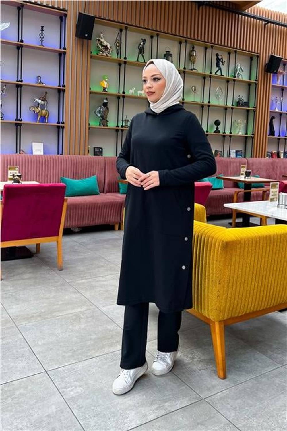 Спортивний комплект з капюшоном, базовий подовжений тунік і брюків, чорний, розміри 38-46