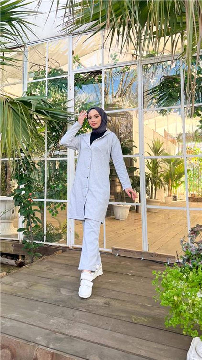 مجموعة بزة نسائية هوديي طويل بسروال، زي جديد باللون الرمادي، متوفرة بمقاسات متنوعة