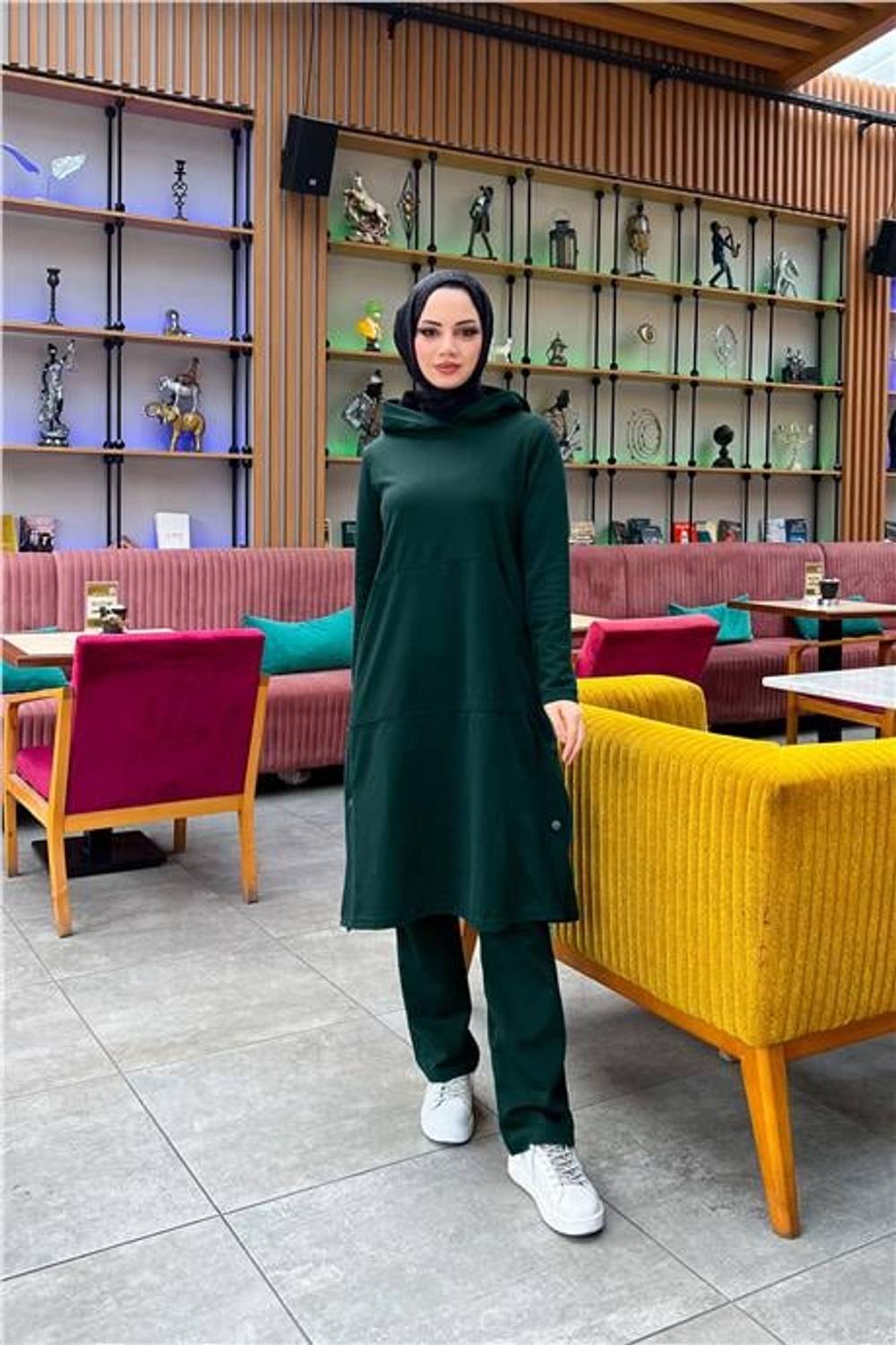 سترة رياضية طويلة بغطاء رأس وسلسلة ضغط، طقم بسيط مكون من تونك وسروال باللون النيفي، مقاسات 38-46