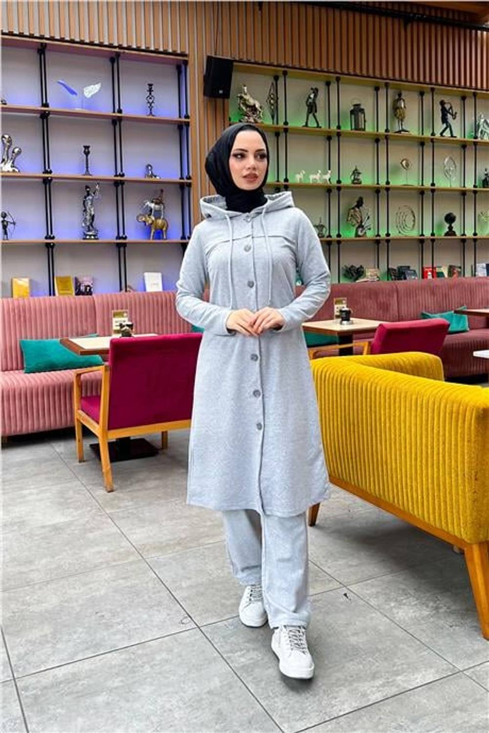 Костюм из туники и брюк с капюшоном, кнопками, базовый, длинный, спортивный, серый, размеры 38-46