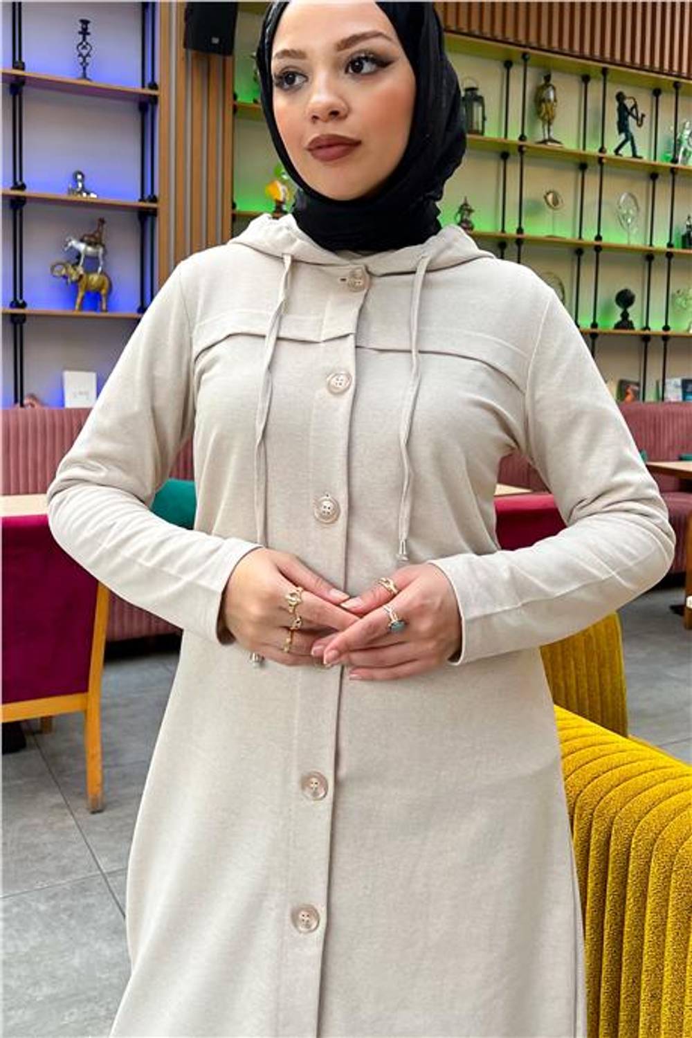 Спортивный костюм с кнопками и капюшоном: базовая длинная туника и брюки, цвет экрю, размеры 38-46
