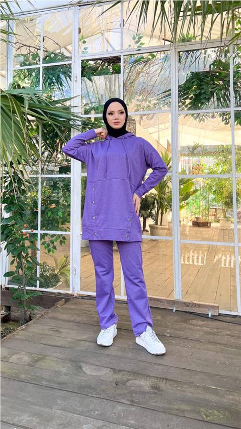 Костюм из двух предметов с капюшоном и кнопками, короткие спортивные брюки, темно-л-purple, доступен в размерах 38-46