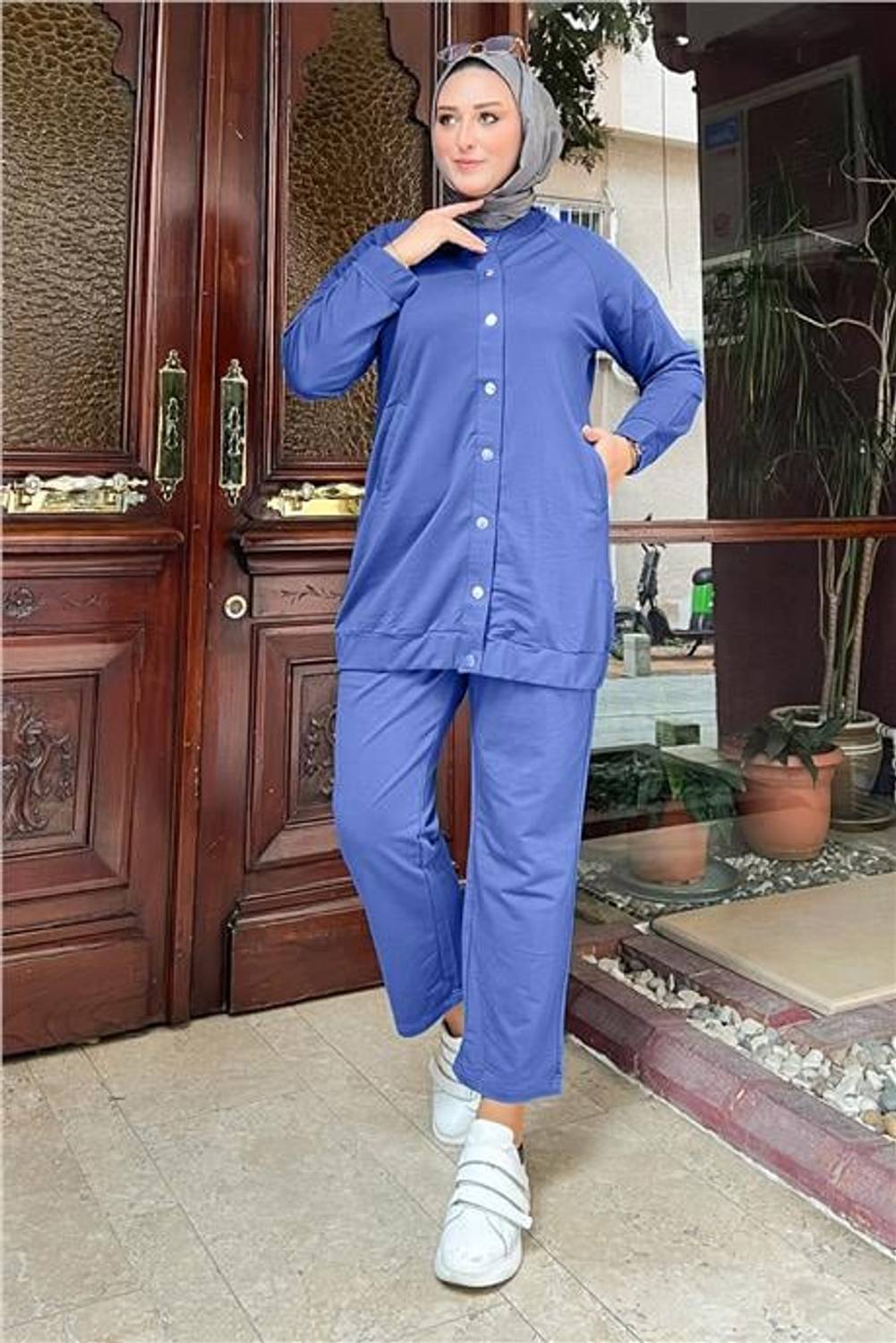 طقم رياضي سادة مزدوج الجيوب مع زرار جانبي - 12009 - كود إنديجو بأحجام 46-54