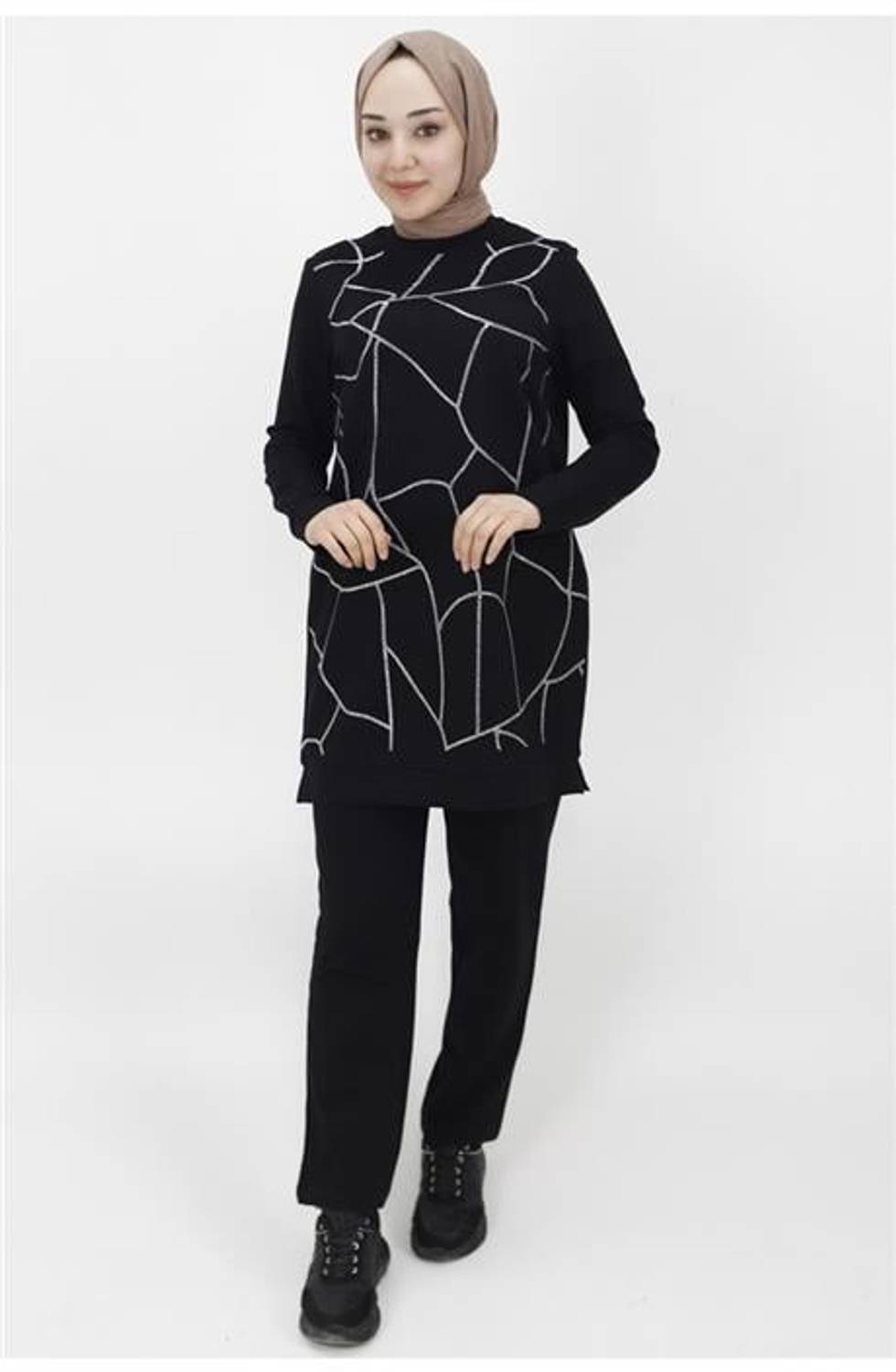 Спортивний комплект з кам'яними деталями Beyza, чорний, розміри 38-46