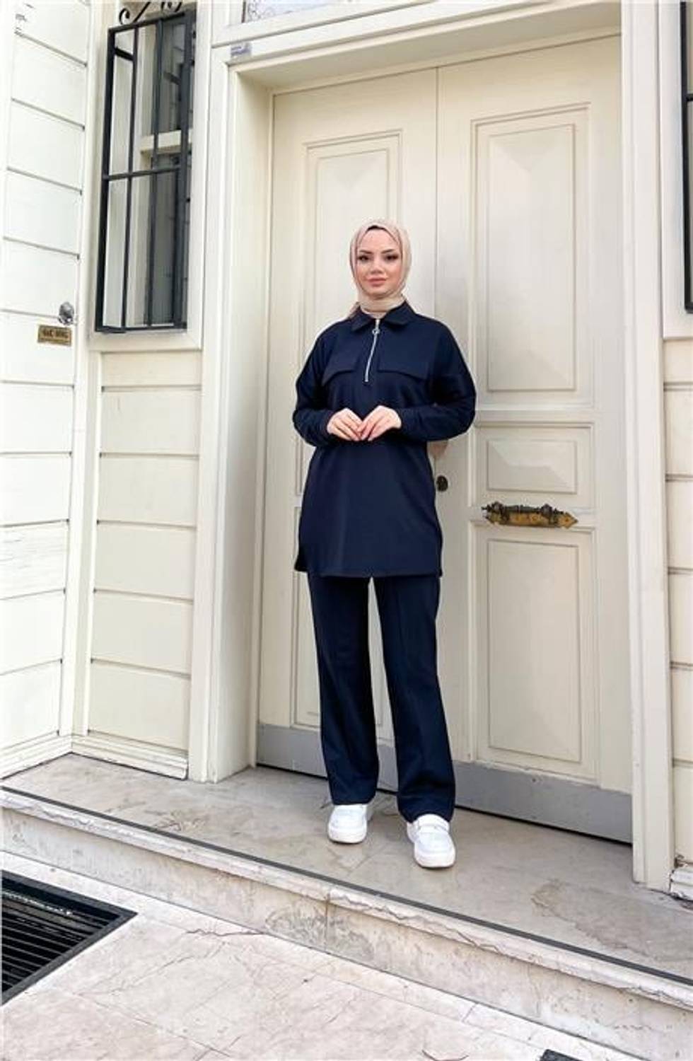 Yakalı Yarım Fermuarlı Cepli Kısa Sweat Pantolon İkili Tesettür Eşofman Takımı - 71173.015 - Lacivert