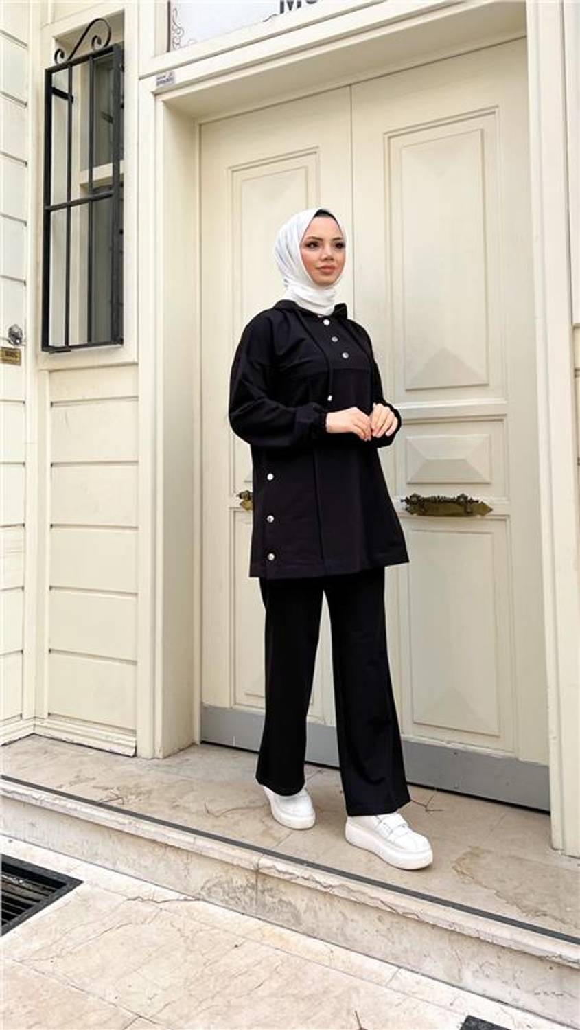 طقم رياضي بتصميم أنيق مزود بقبعة وسحاب جانبي - مناسب للارتداء في جميع الفصول - لون أسود - متوفر بمقاسات متنوعة