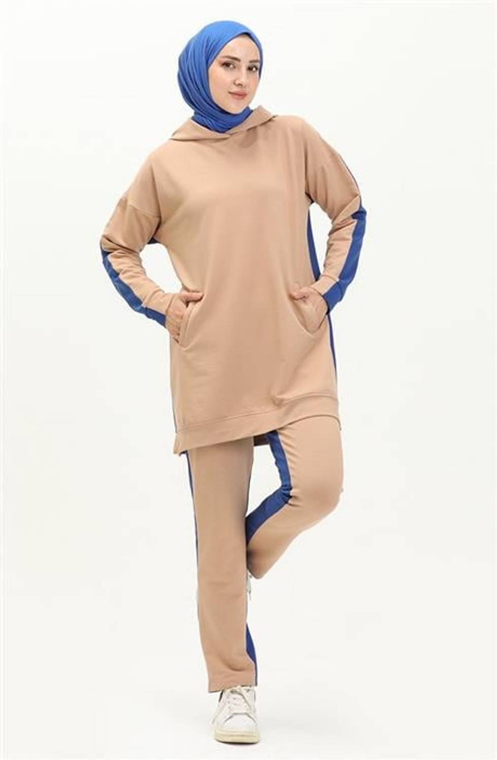 بدلة رياضية بلونين - 71080.026 - Beige متوفرة بمقاسات 38-46