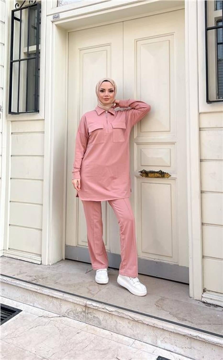 Yakalı Yarım Fermuarlı Cepli Kısa Sweat Pantolon İkili Tesettür Eşofman Takımı - 71173.034 - Pudra