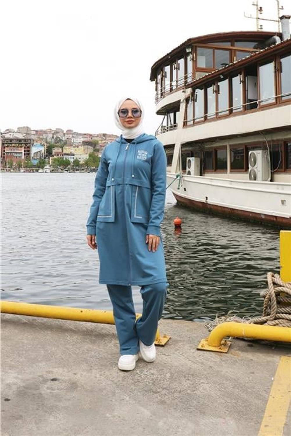 Капшоновий спортивний костюм з кишенями та блискавкою, колір петрол, модель 71184, розміри 38-46