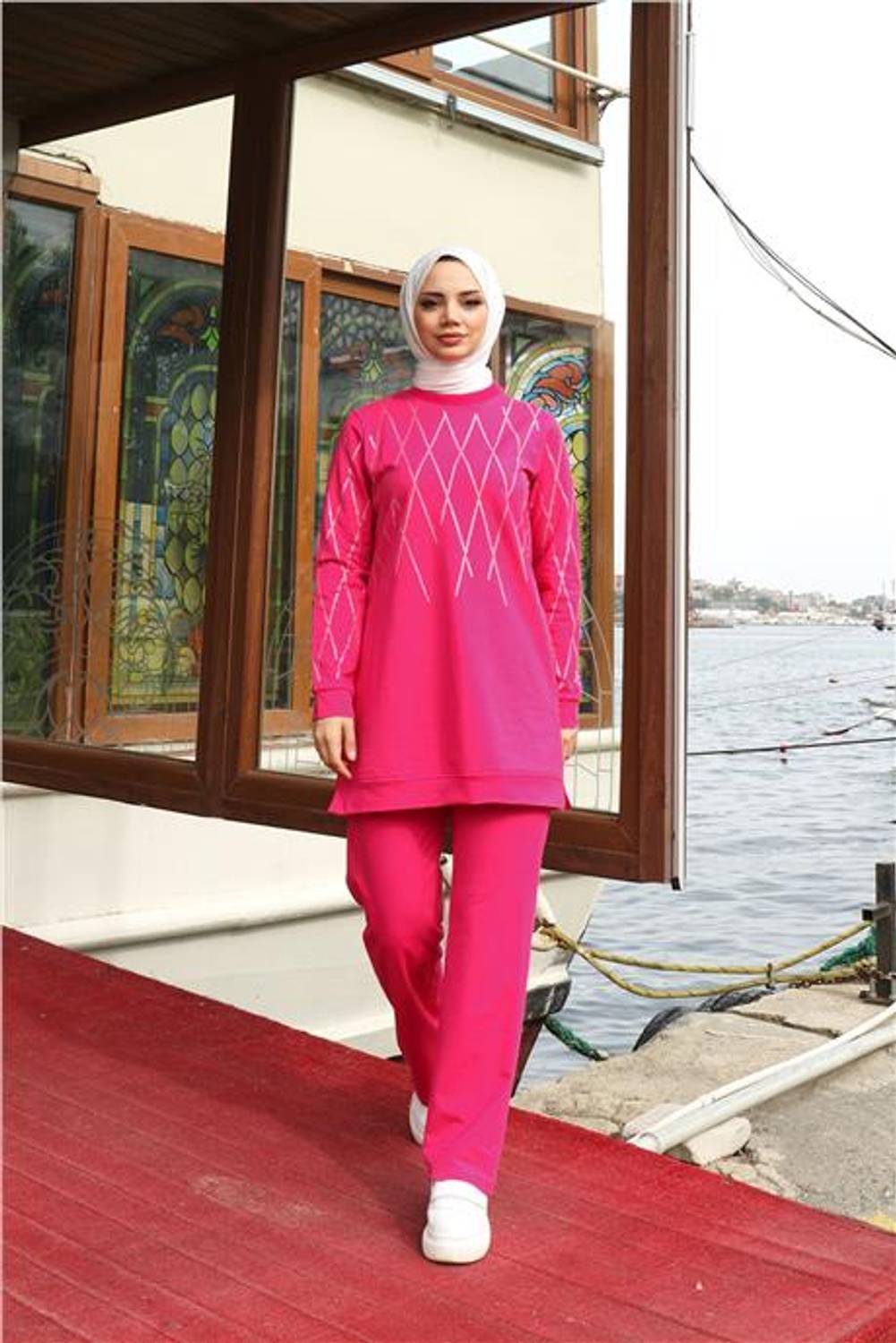 Çarpraz Taş Desenli O Yaka İkili Tesettür Eşofman Takımı - 71185.025 - Fuşya