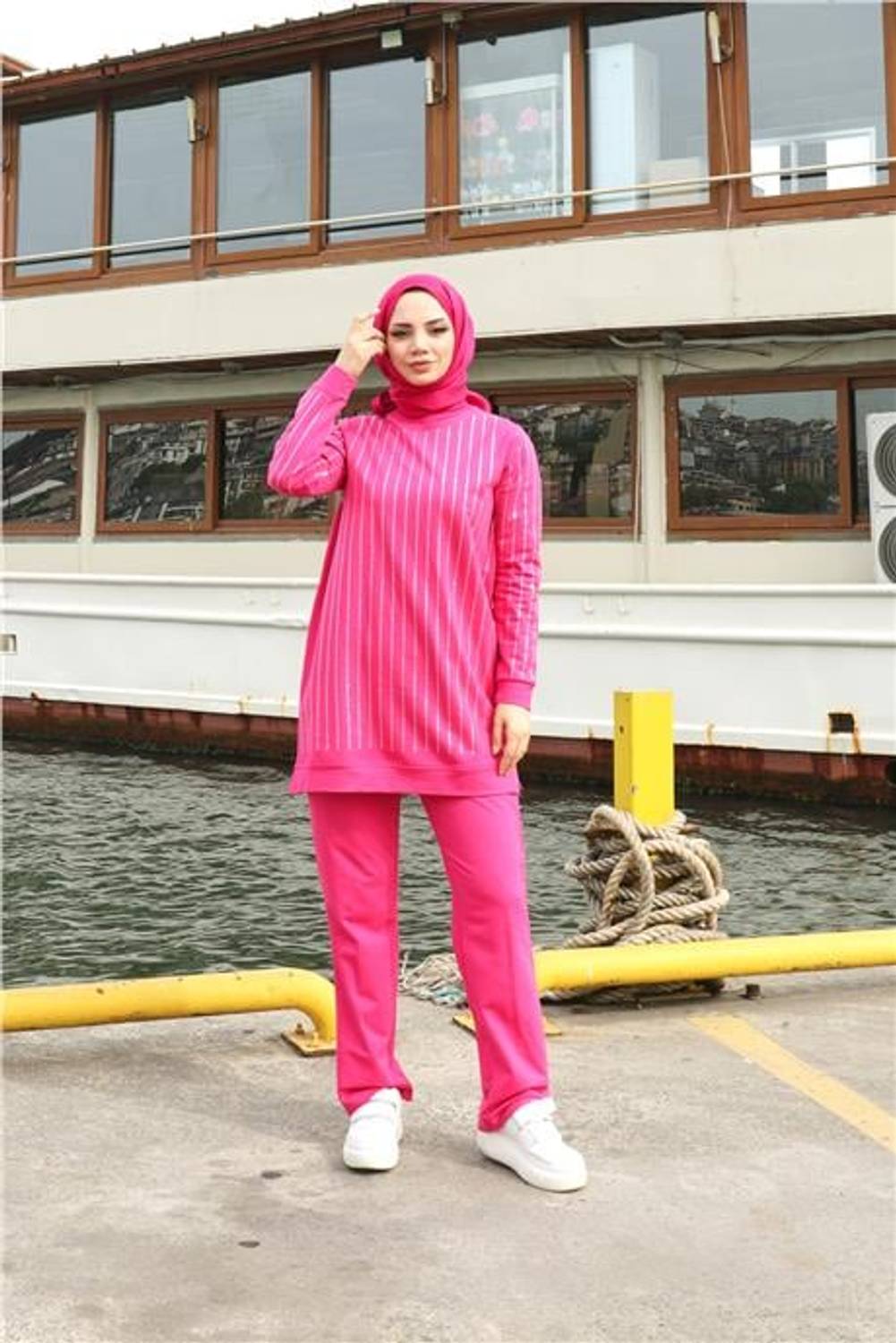 Çizgili Taş Desenli O Yaka İkili Tesettür Eşofman Takımı - 71187.025 - Fuşya