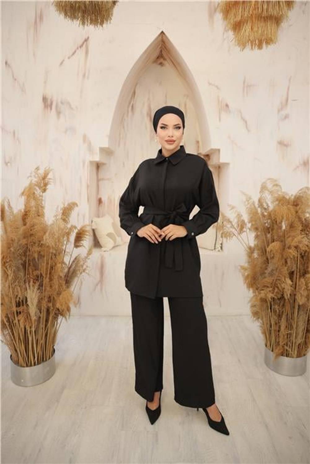 Комплект из двух частей с воротником и поясом, черный, 71199, размеры 38-46