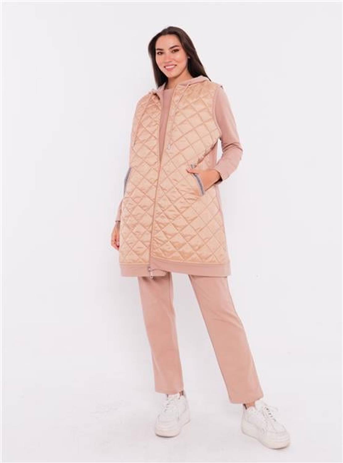 مجموعة رياضية ثلاثية مع صديرية كابيتون جمالية - بيج - أحجام متنوعة 38-46