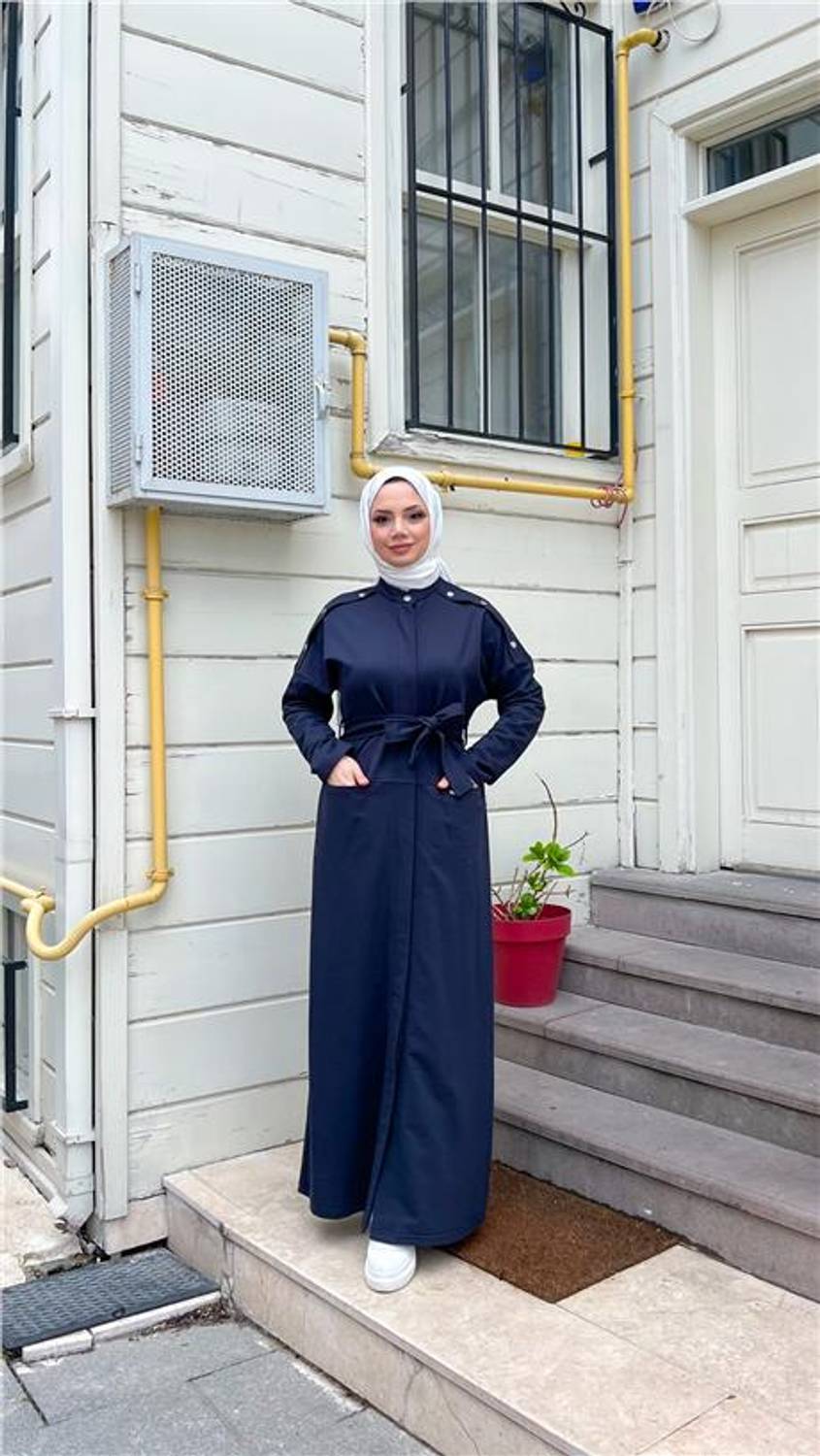 Удлинённая фактурная абая с завязками на талии, карманами, 100% хлопок, тёмно-синяя, доступные размеры 38-46