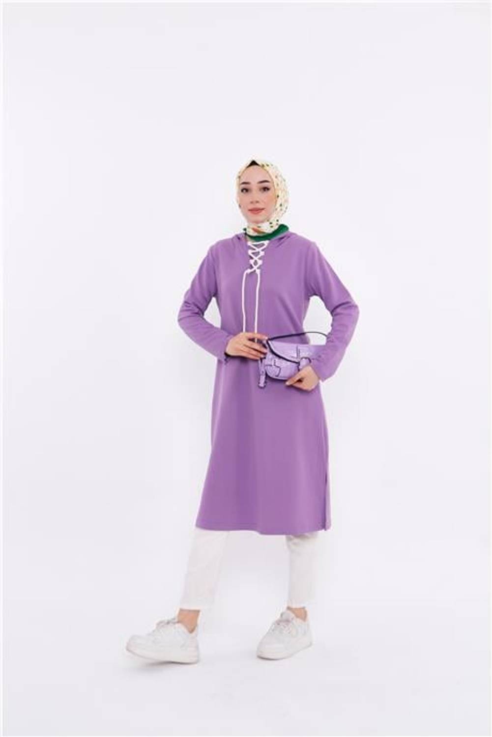 سويت شيرت طويل مع غطاء رأس ورباط من إفلين - لون ليلك، متوفر بمقاسات 38-48