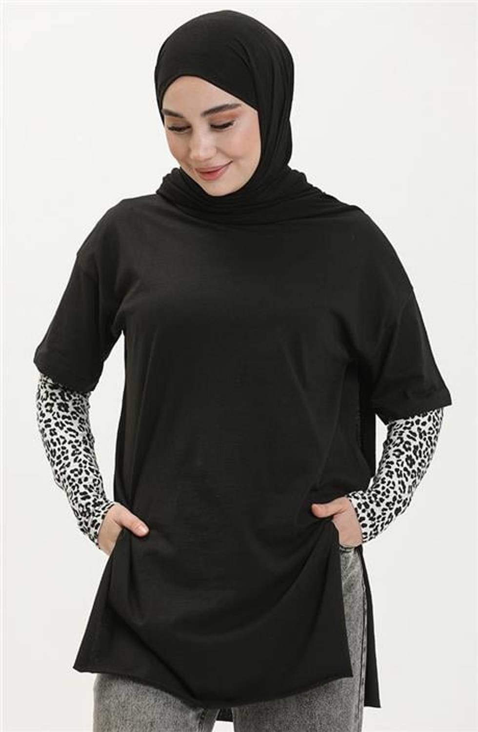 Vera Kısa Kollu Yırtmaçlı Sade Basic Tunik - 04012.003 - Siyah