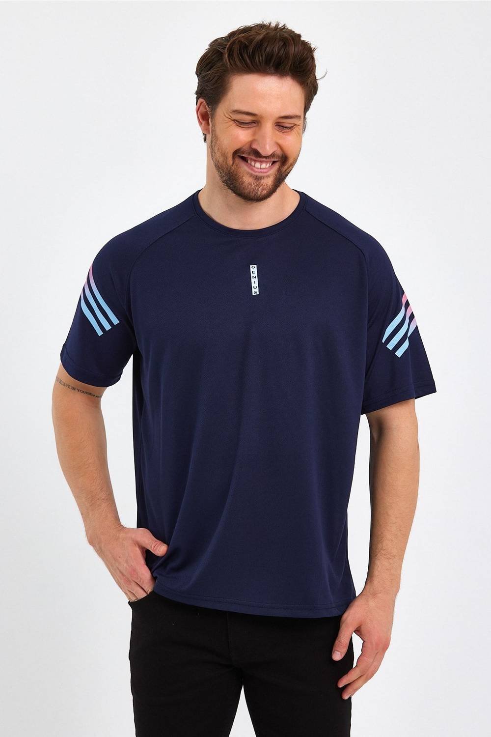 Men's Fitness T-Shirt with Printed Design, Moisture-Wicking Fabric and Mesh Back for Dry Comfort