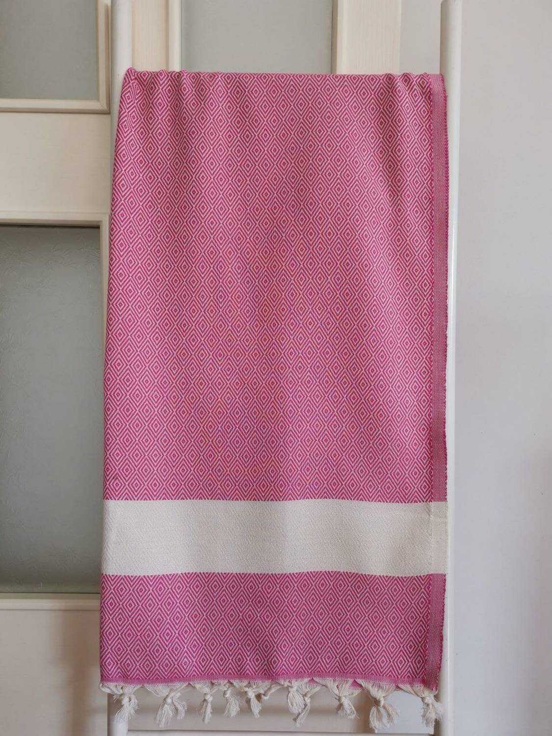 Рожевий рушник для бані, м'який та поглинаючий, ідеальний для використання вдома або в спортзалі