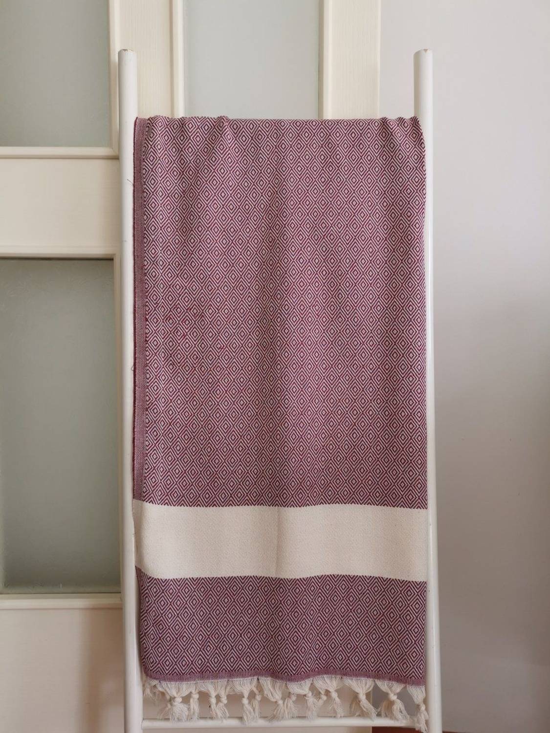 مناشف حمام مürdüm بجودة عالية، ناعمة وممتصة للماء، تصميم أنيق يناسب جميع الديكورات، مثالية للاستخدام اليومي