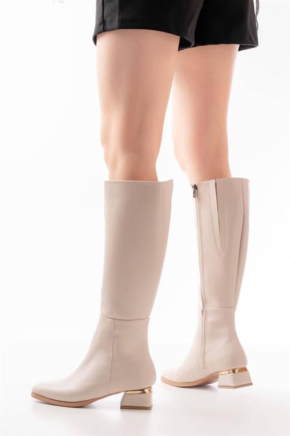 جزمة نسائية يومية بيج ذات كعب 4 سم بسحاب، صناعة محلية، تصنيع يدوي 100%