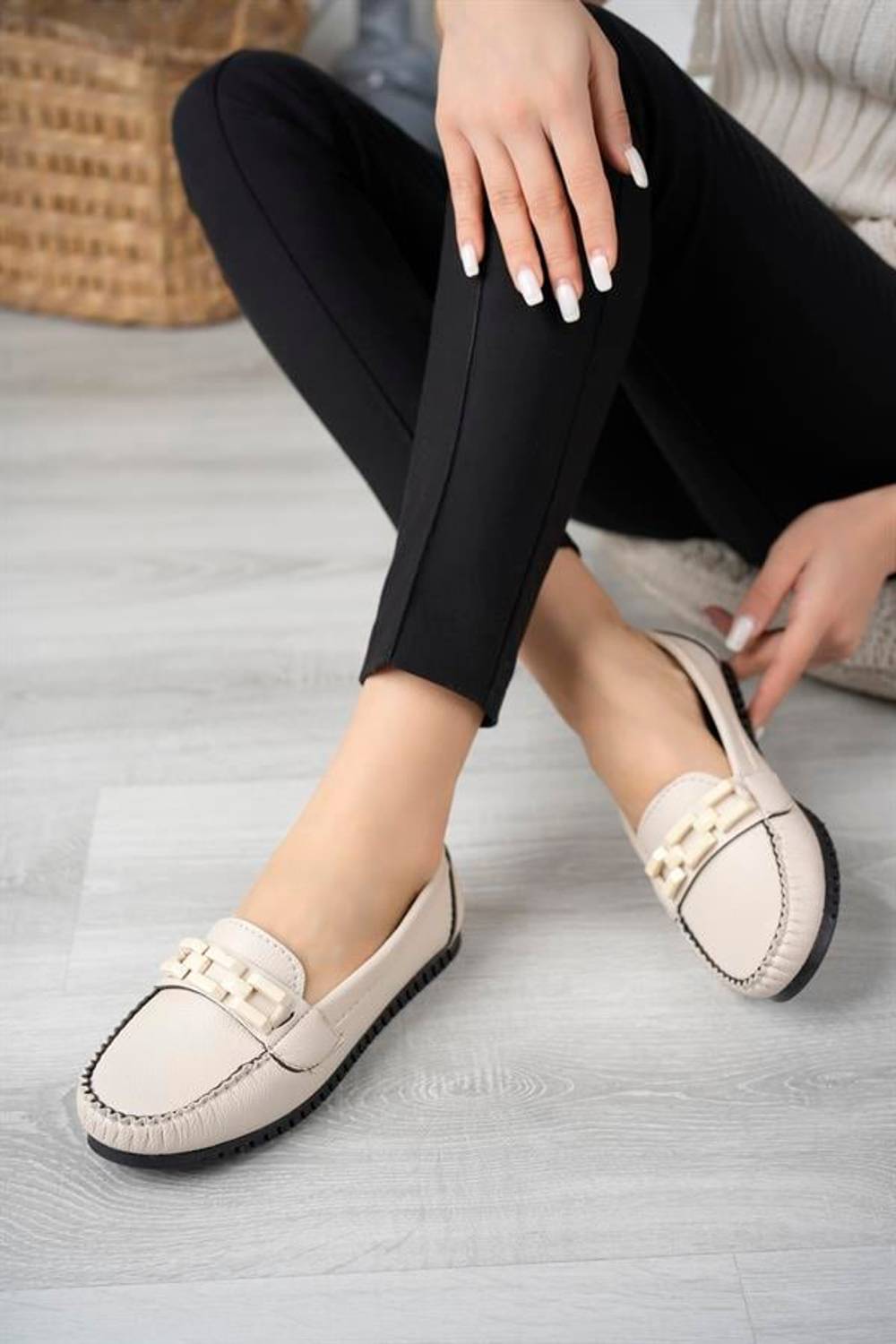 Aymood Zincirli Kadın Babet Y Krem Cilt