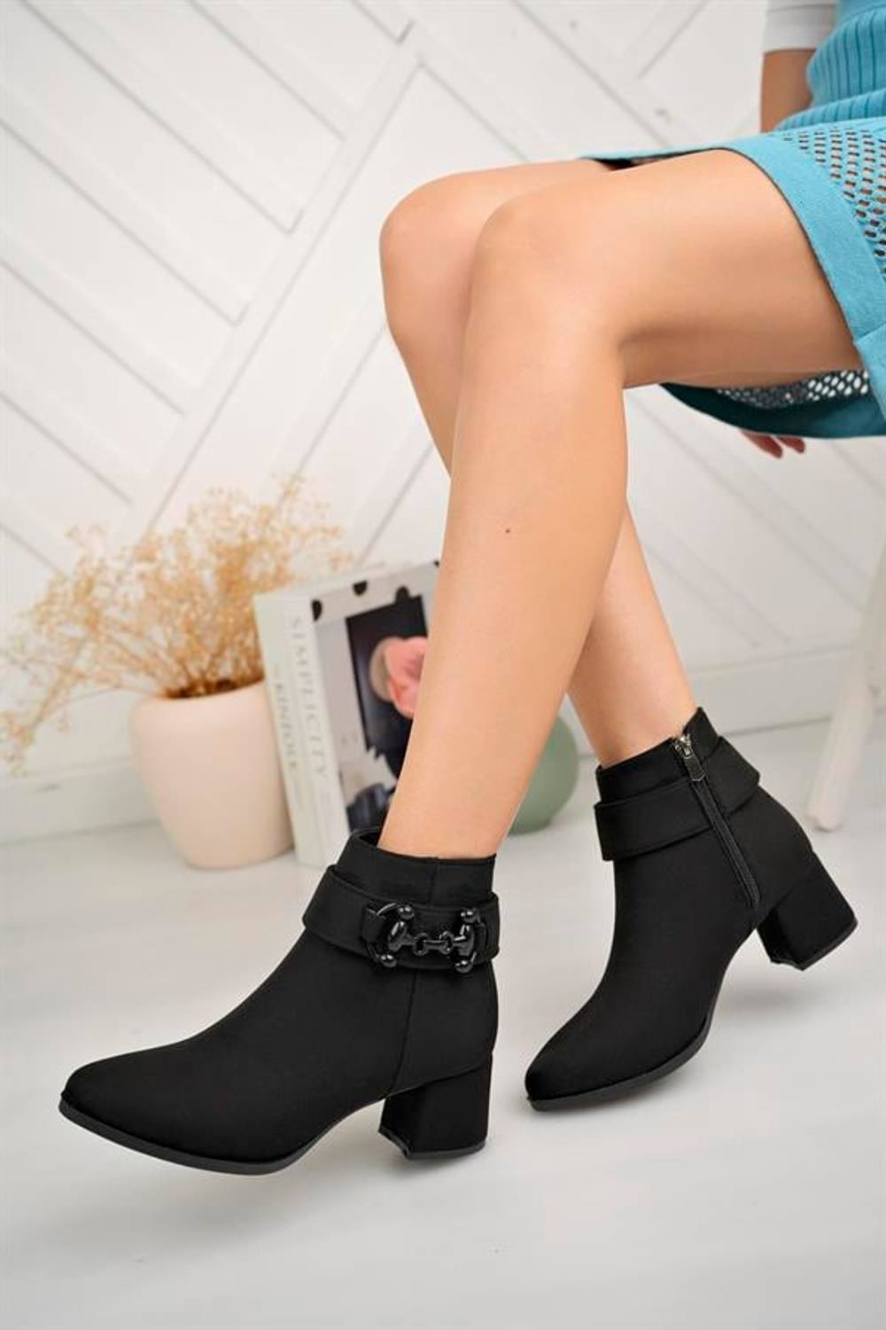 Black Women's PU Leather Boots Winter Thick Soled Zippered Laced Medium Size 5 Cm Heel Daily TS Black Suede