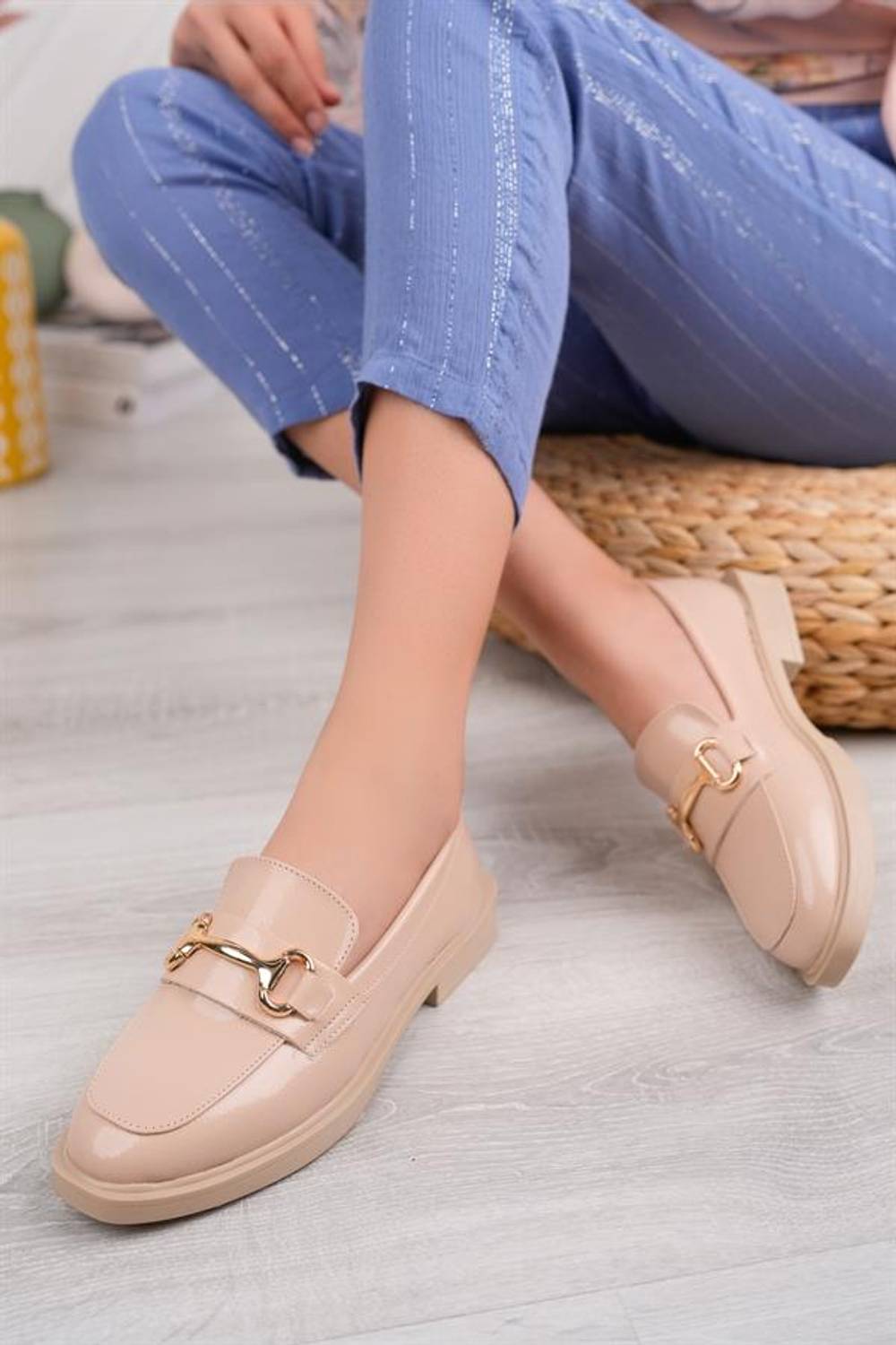 Aymood Kadın Nude Rugan Zincir Tokalı Kalın Taban PU Deri Günlük Klasik Topuklu  Loafer Makosen Ayakkabı