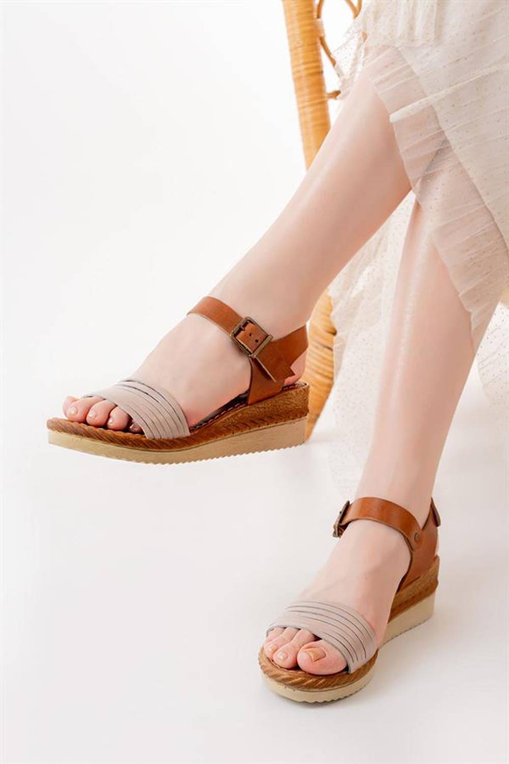 Бежеві ортопедичні жіночі сандалі з натуральної шкіри, висота підборів 5 см, платформа 2 см, місцеве виробництво, 100% ручна робота