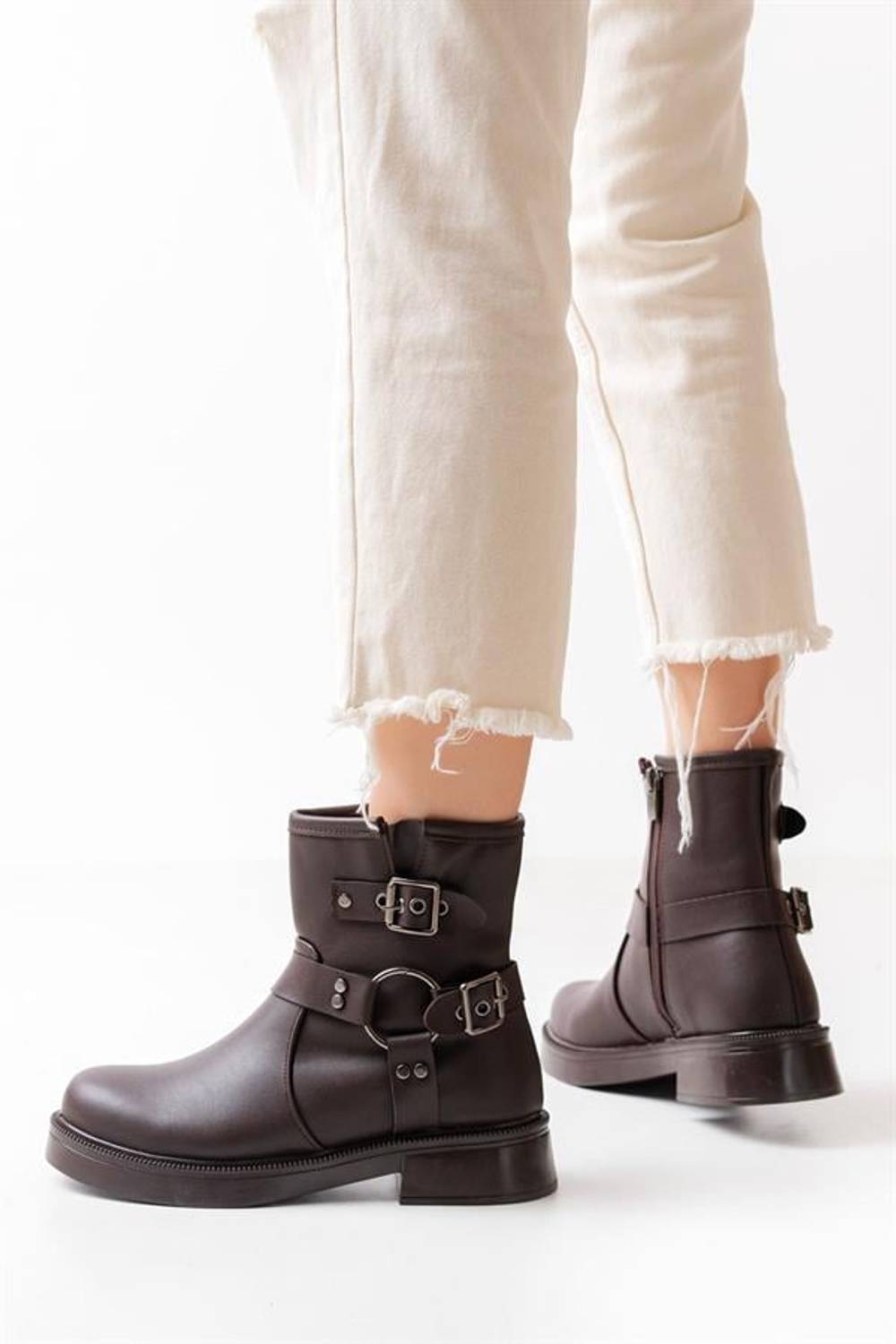 02-2013 Kahverengi Toka Aksesuarlı Fermuarlı Günlük Kadın Bot