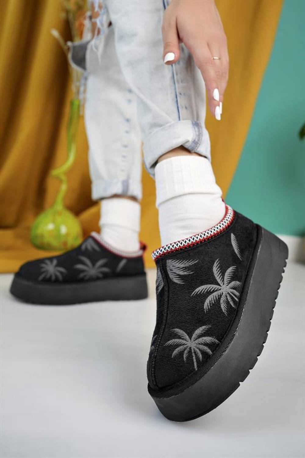 Aymood Kadın Siyah Süet Yarım Bot Içi Tüylü Kalın Taban Ayakkabı