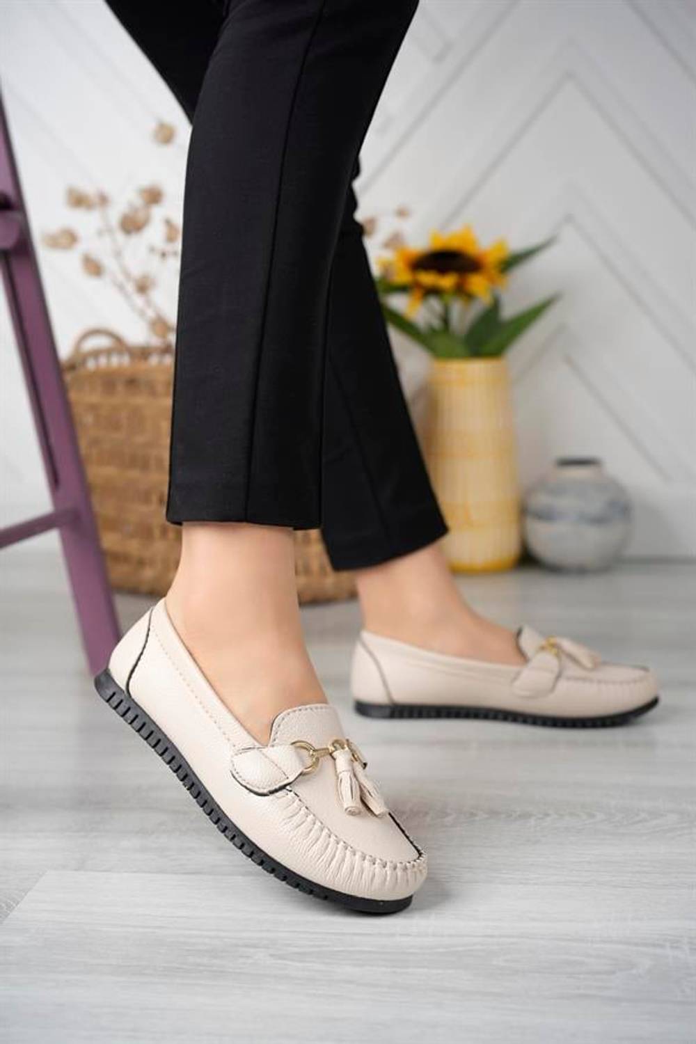 Aymood Püsküllü Tokalı Babet