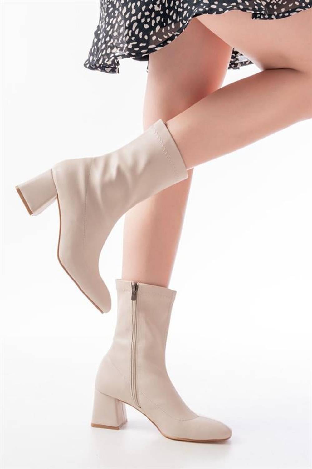 Бежеві жіночі ботильйони з замком MSK-033, 6 см підбори, повна відповідність, українське виробництво, 100% ручна робота