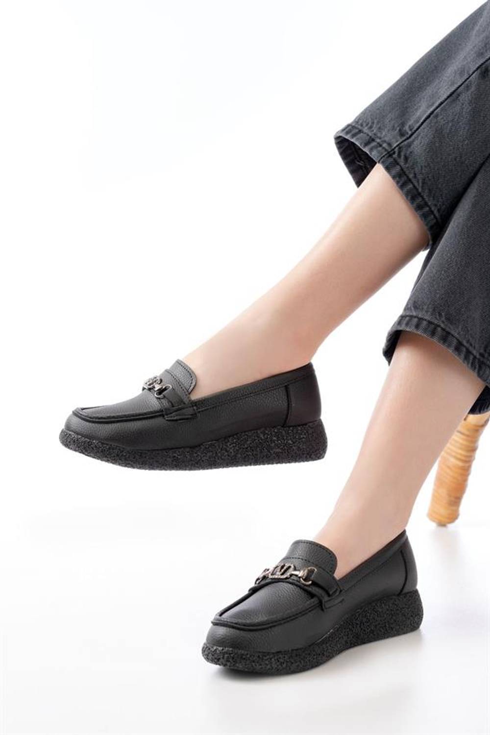 İNF-150-01 Siyah Taş Aksesuarlı Günlük Kadın Ayakkabı