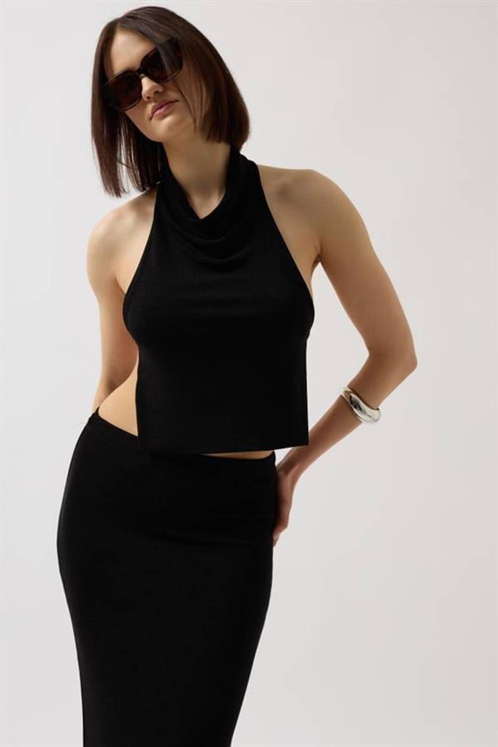 Yarım Balıkçı Sırt Dekolte Crop Bluz