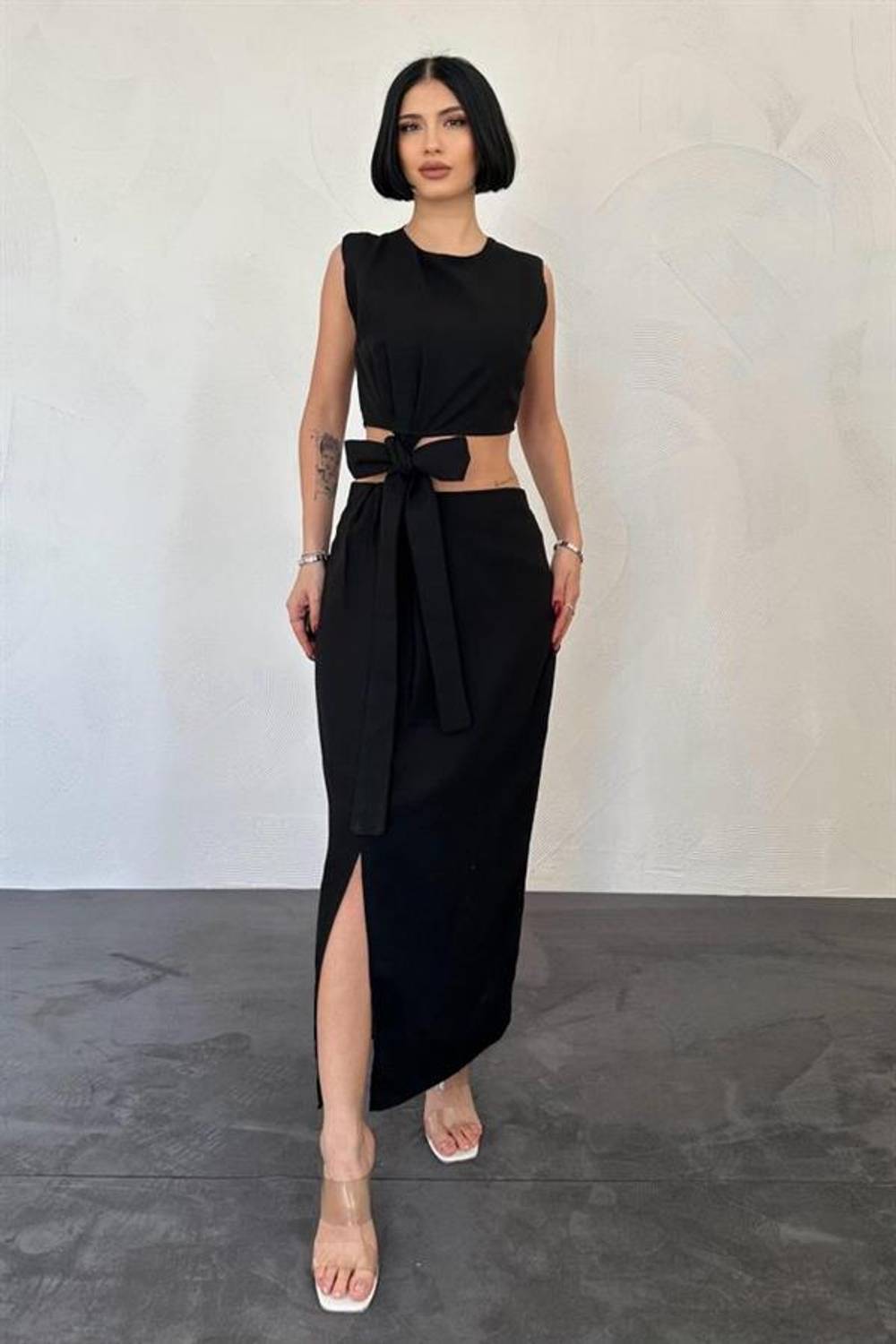 Siyah Kuşaklı Crop Ve Etek Takım
