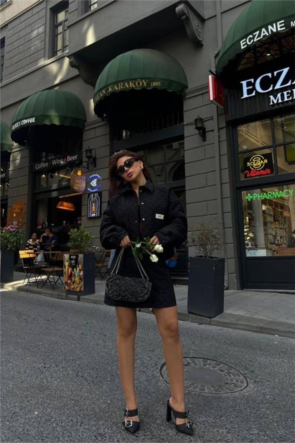 KAPİTONE CROP CEKET - ETEK TAKIM ARMA DETAYLI - Siyah