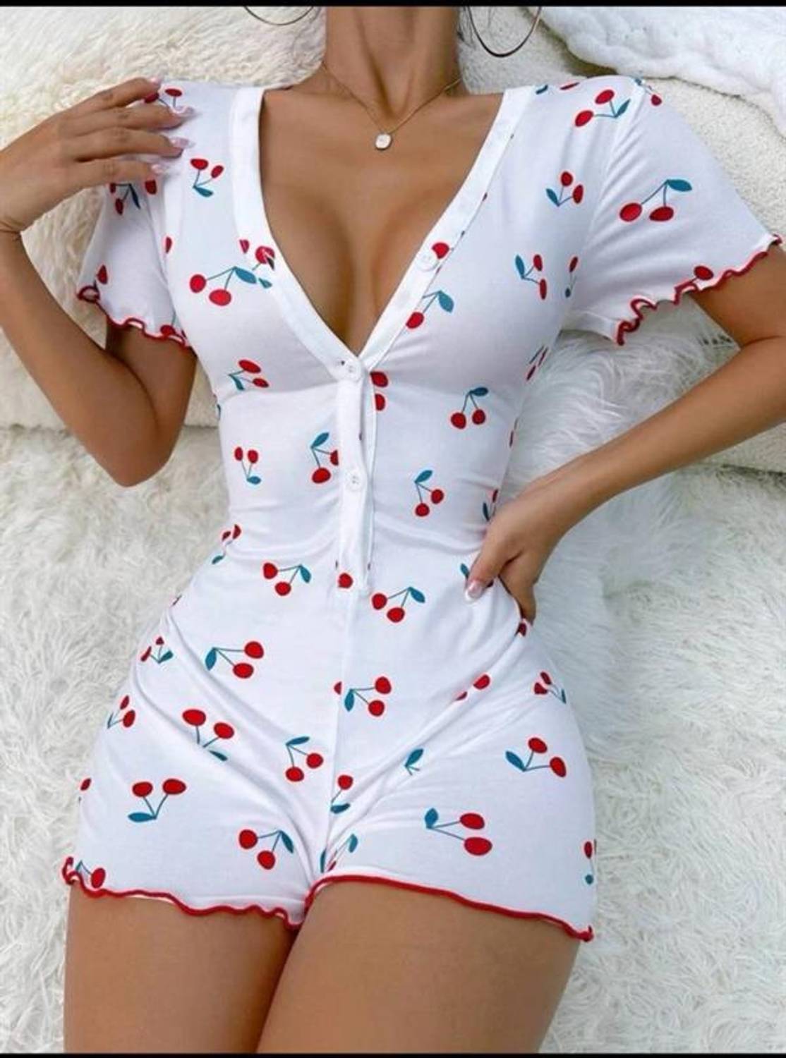 Kadın Göğüs Dekolteli Pinterest Kiraz Desen Full Likralı Şort Tulum