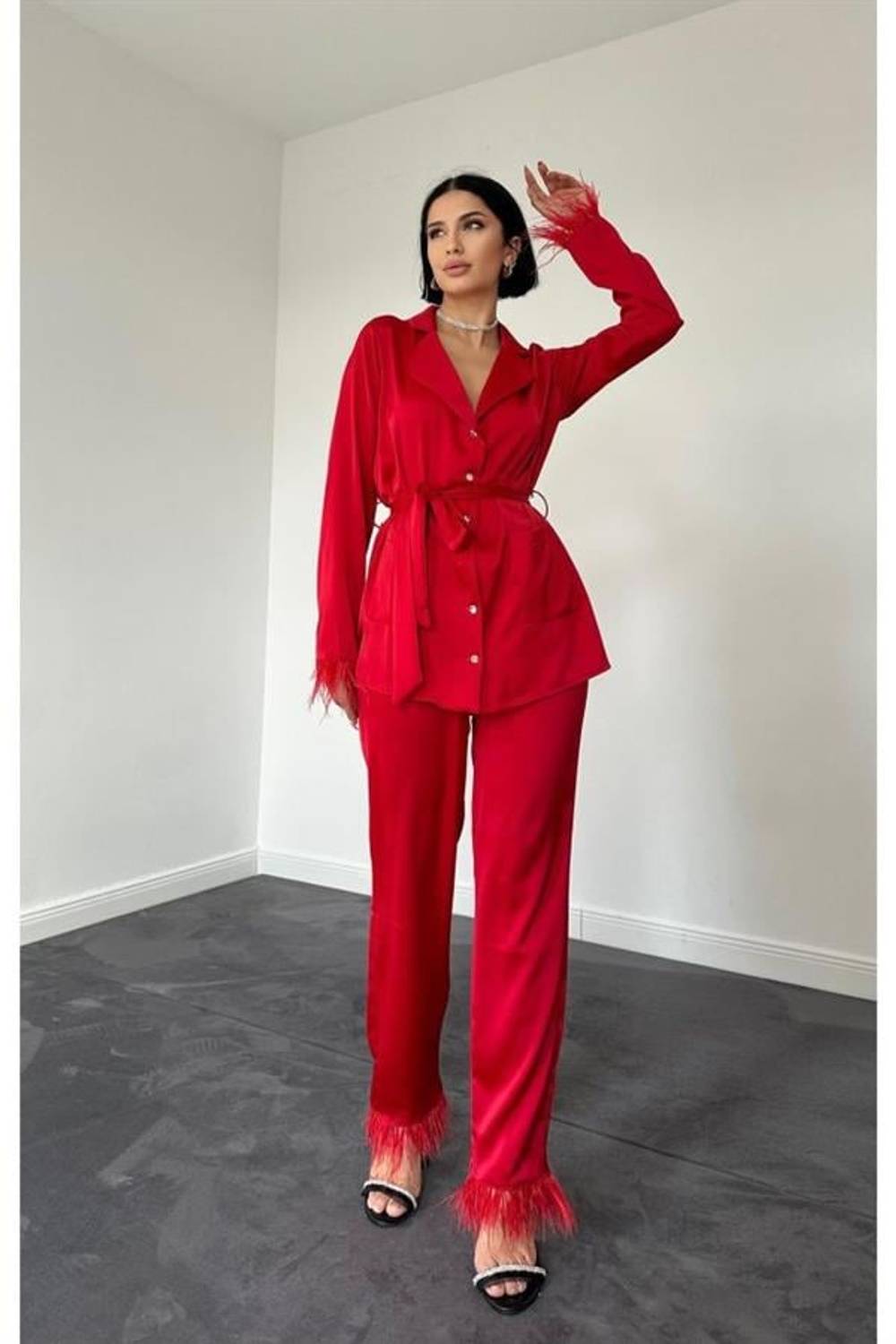 Kırmızı Püsküllü Saten İkili Takım