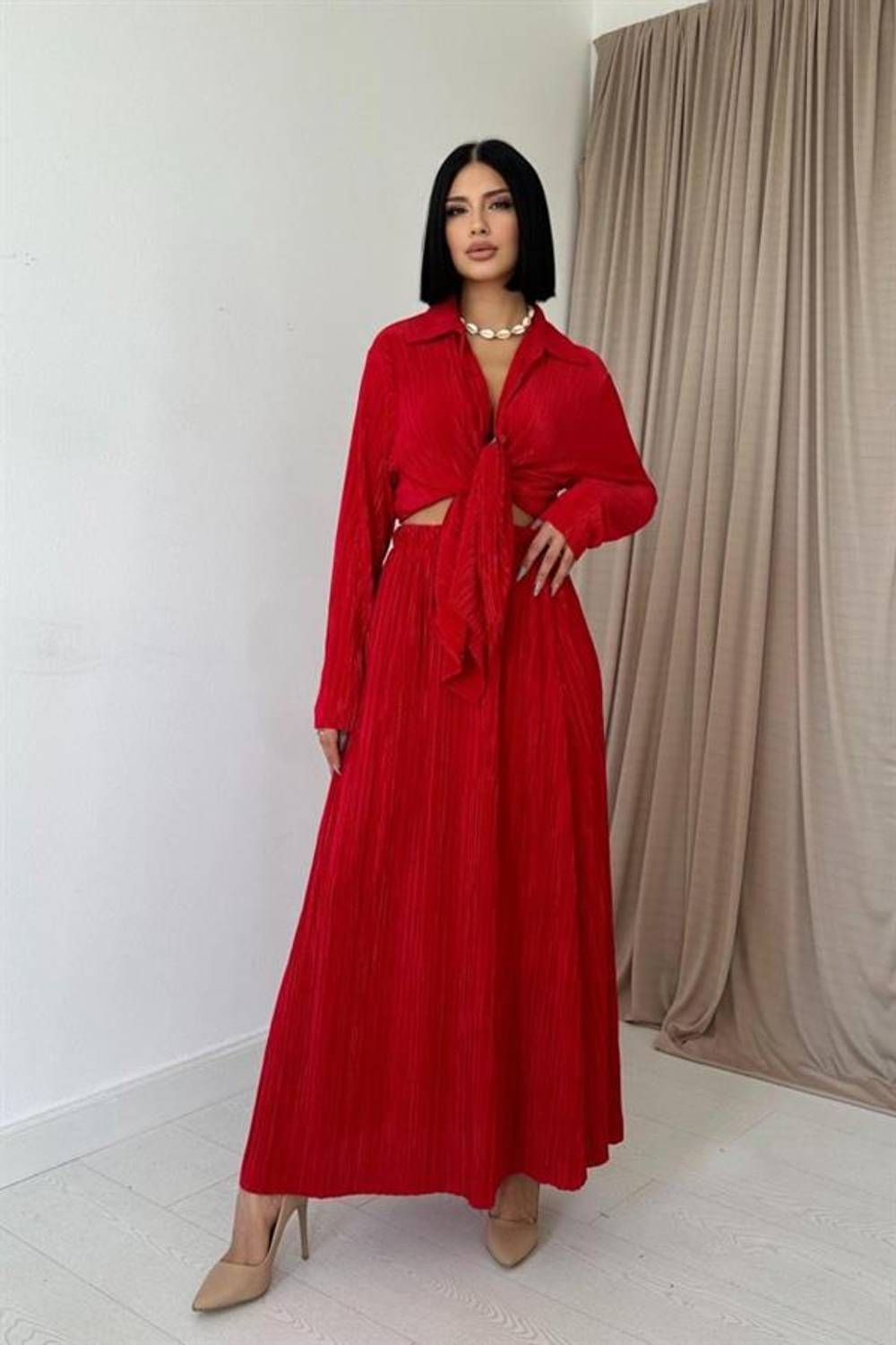 Kırmızı Fitilli Gömlek Ve Uzun Etek Takım