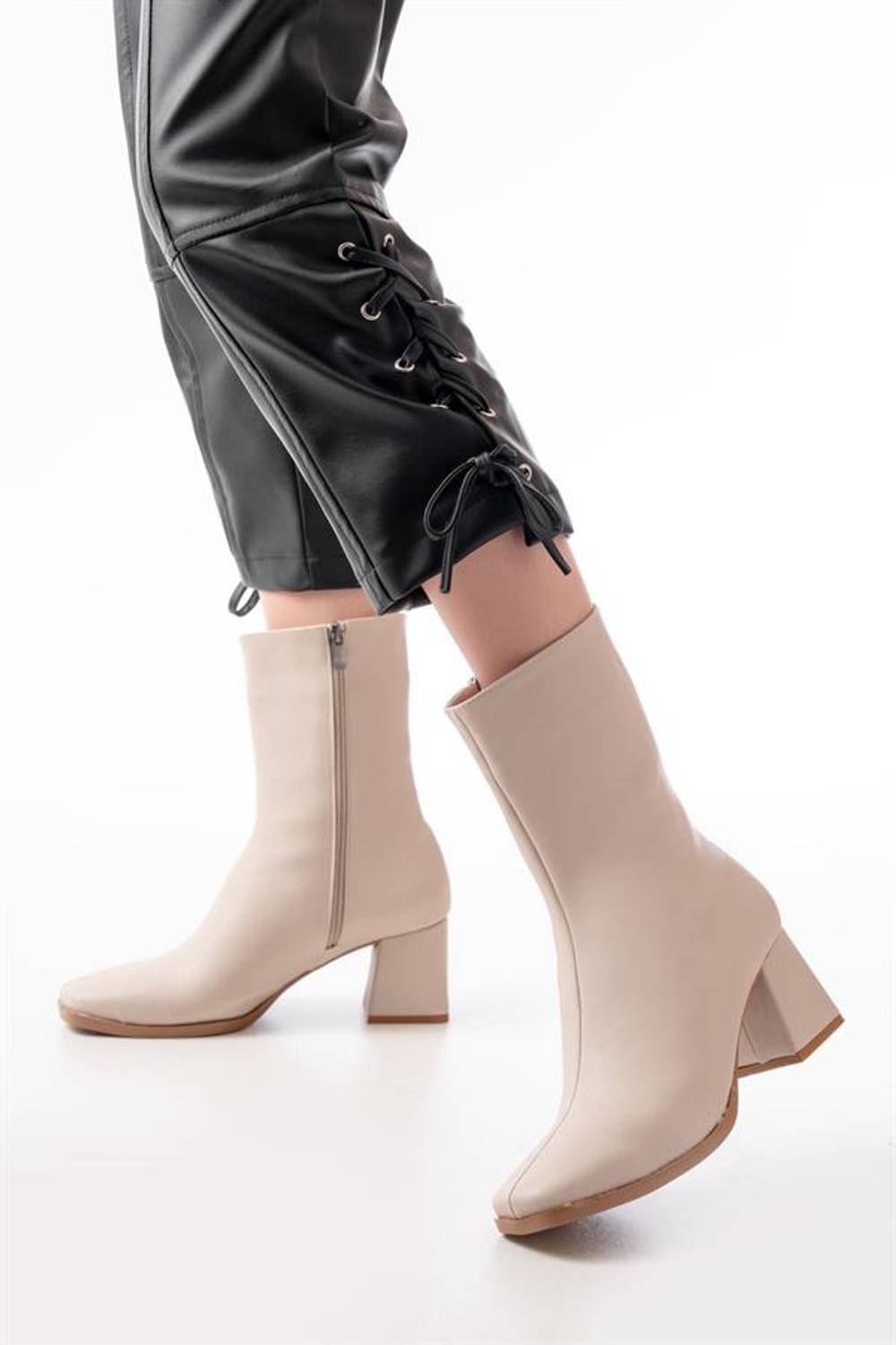 Бежеві жіночі botas на підборах з фермою, 6 см, повний розмір, вітчизняне виробництво, 100% ручна робота