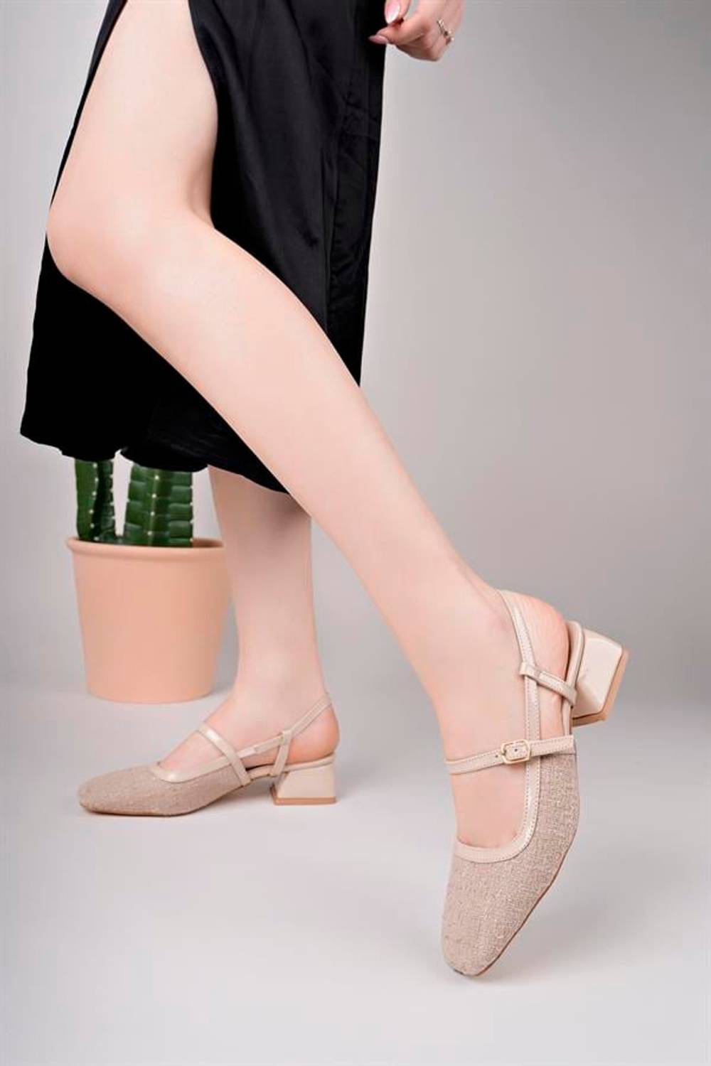 Aymood Kadın Kemerli Topuklu Ayakkabı 3 Cm Topuk