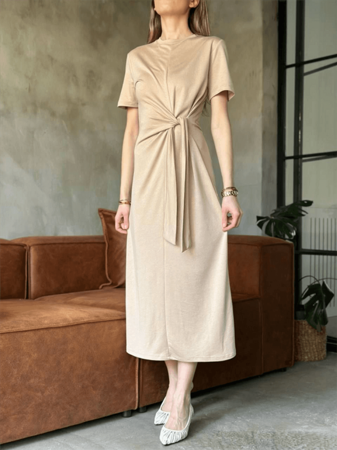 Osy Modal Yumuşak Dokulu Kumaş Yandan Bağlamalı Elbise - Bej