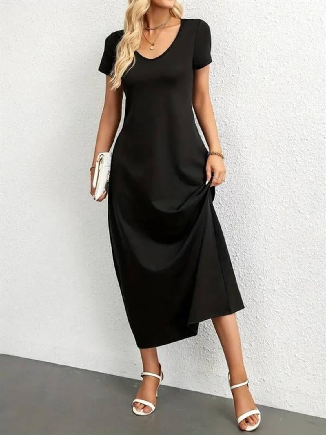 Kadın Kısa Kollu Yakası Yuvarlak Cepli Viskon Elbise