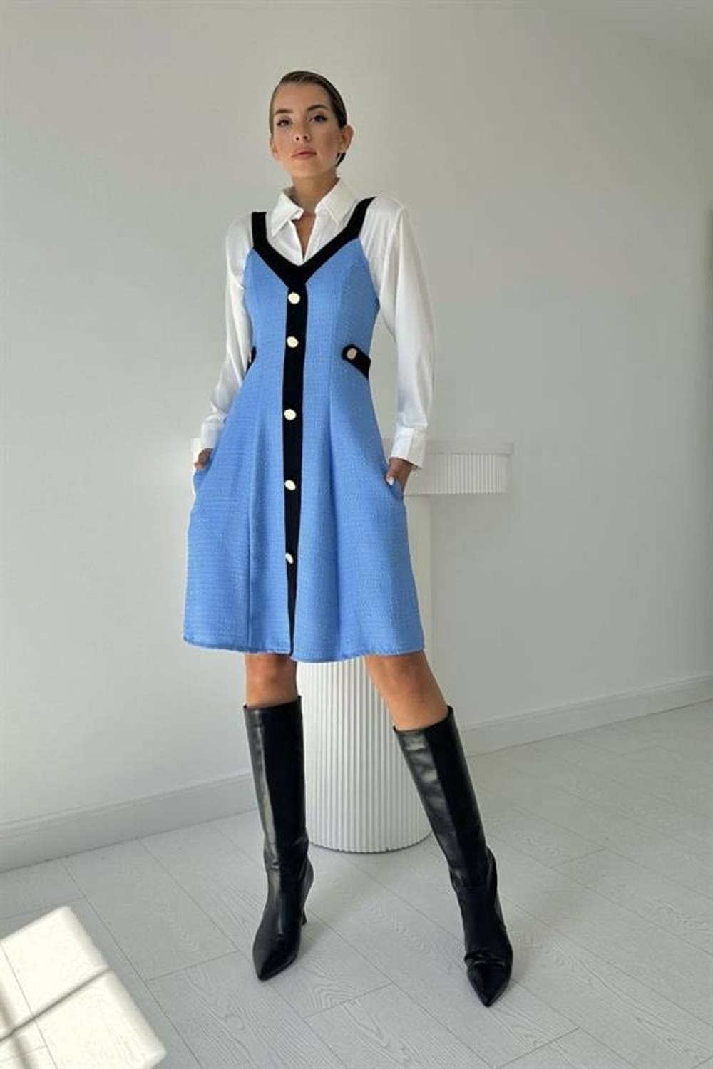 Mavi Siyah Süs Cepli Askılı Elbise