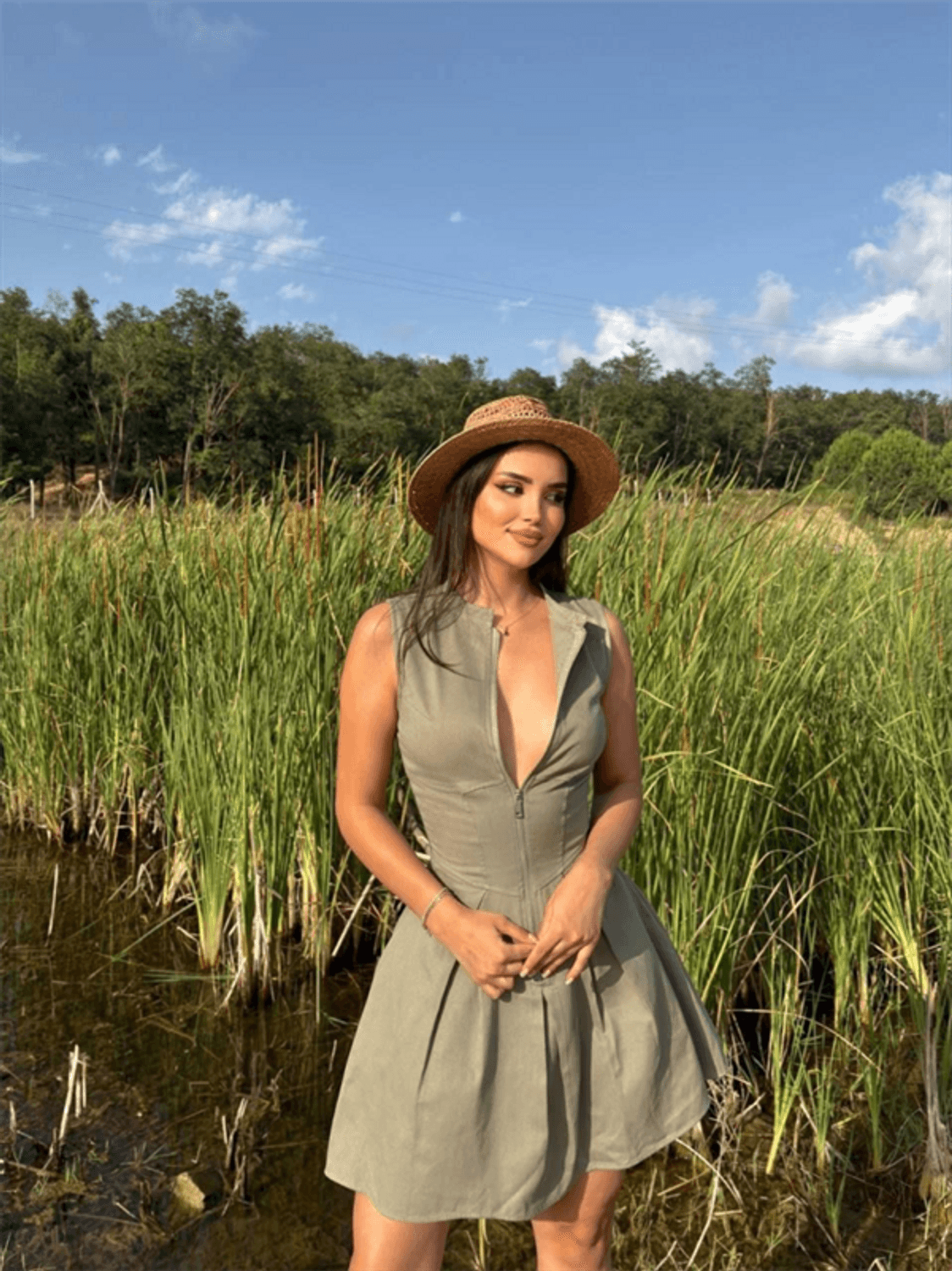 Dik Yuvarlak Yaka Önden Fermuarlı Sifir Kol Beli Oturtmalı Kolsuz Cepli Çan Etekli Mini Elbise -Mint Yeşili