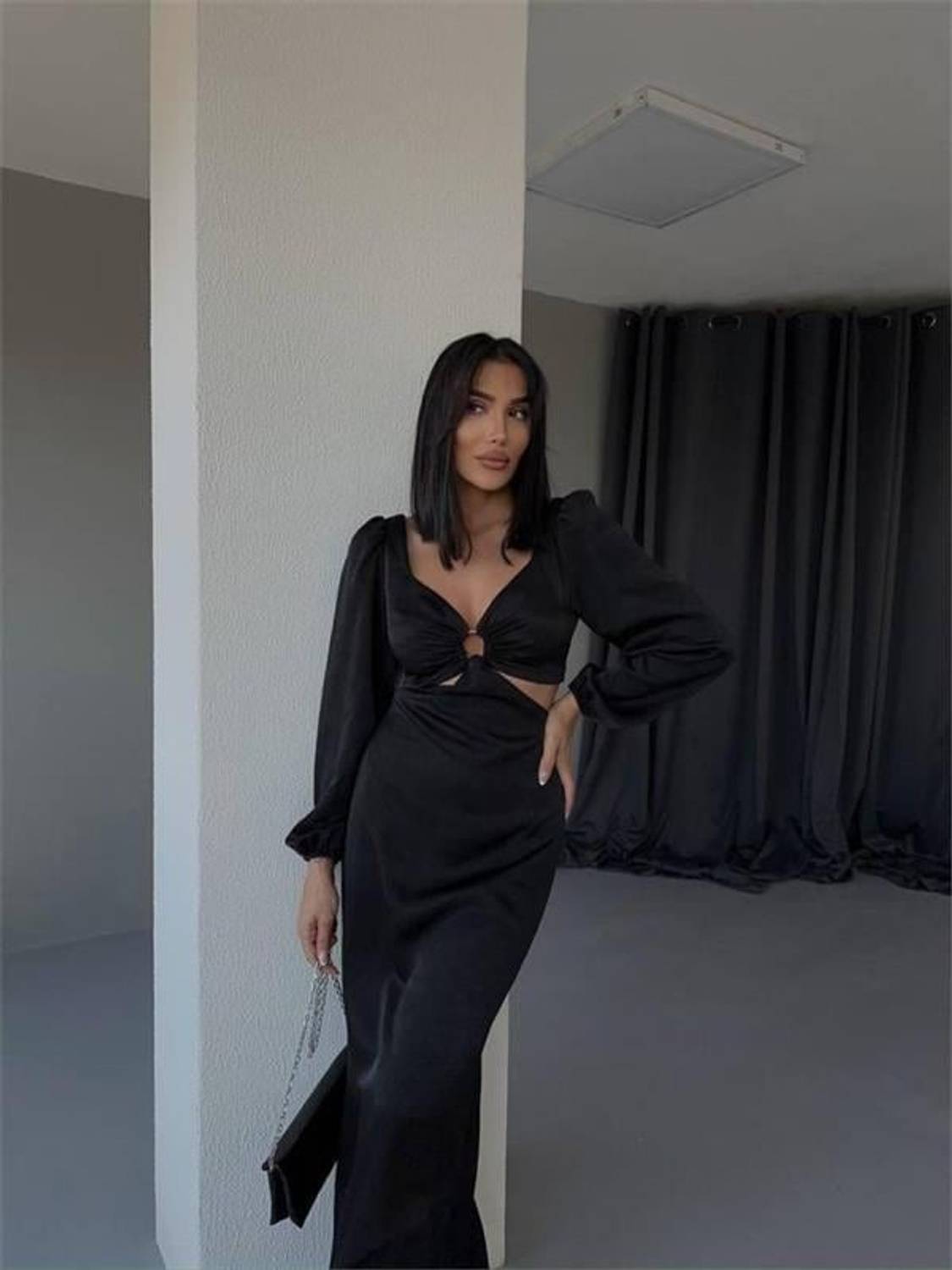 BEL DEKOLTELİ TOKALI ELBİSE SATEN - Siyah