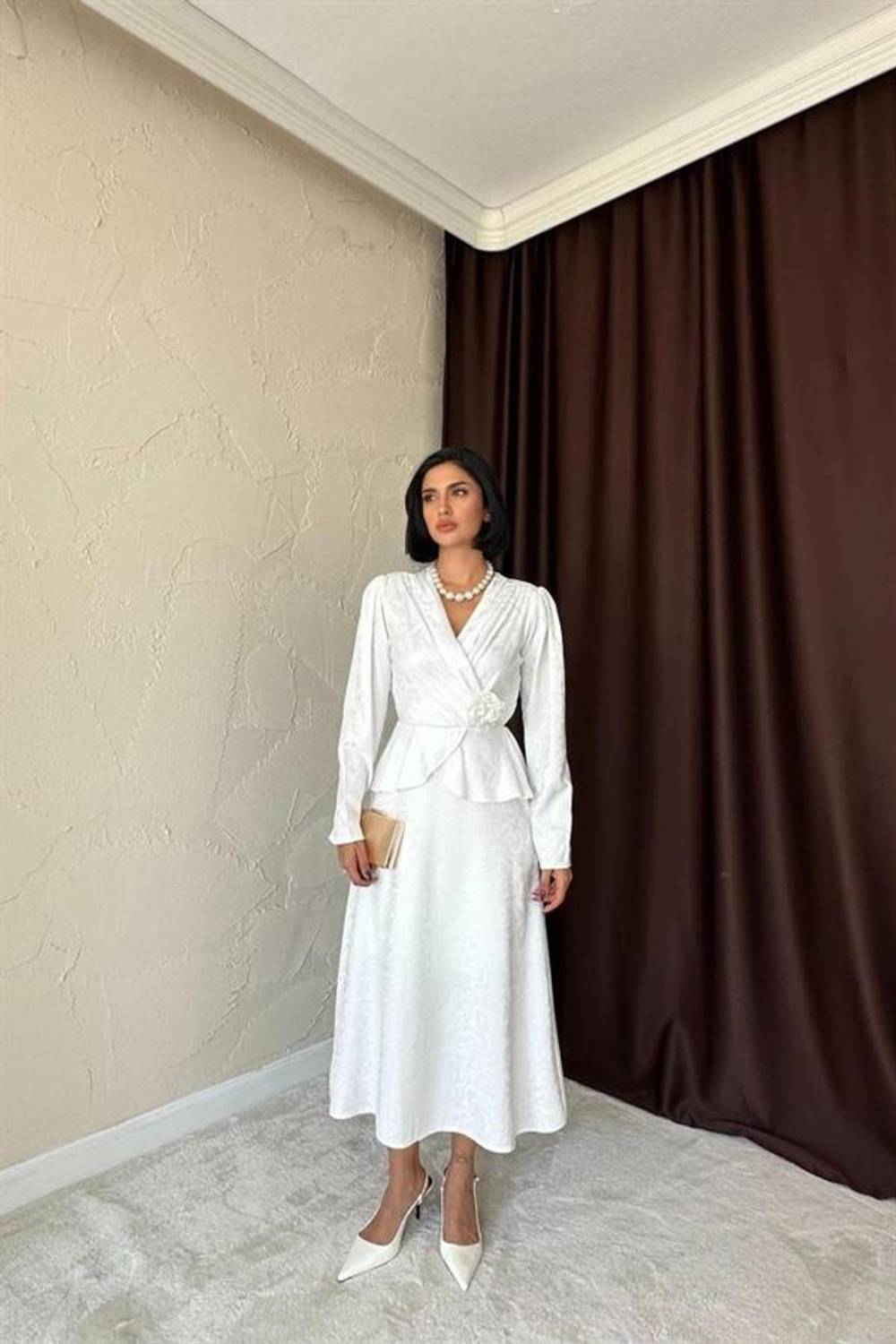 Ekru Pile Detaylı Kruvaze Elbise