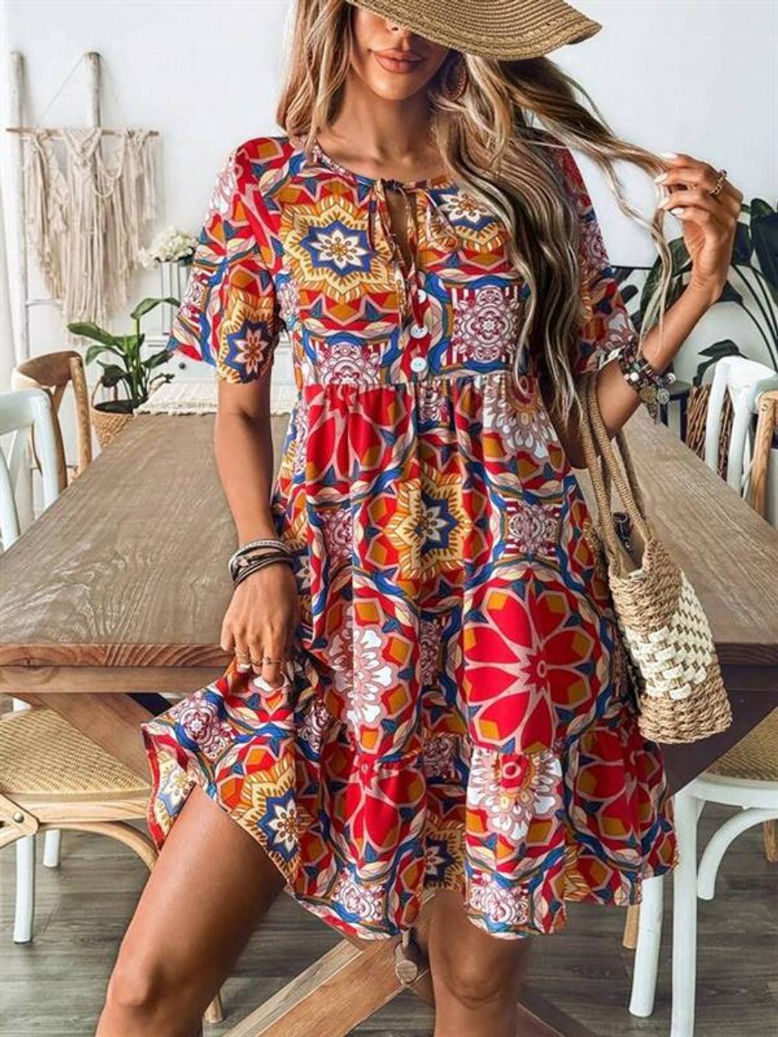 Kadın Kısa Kollu Yakadan Bağcıklı Desenli Fırfırlı Süprem Elbise