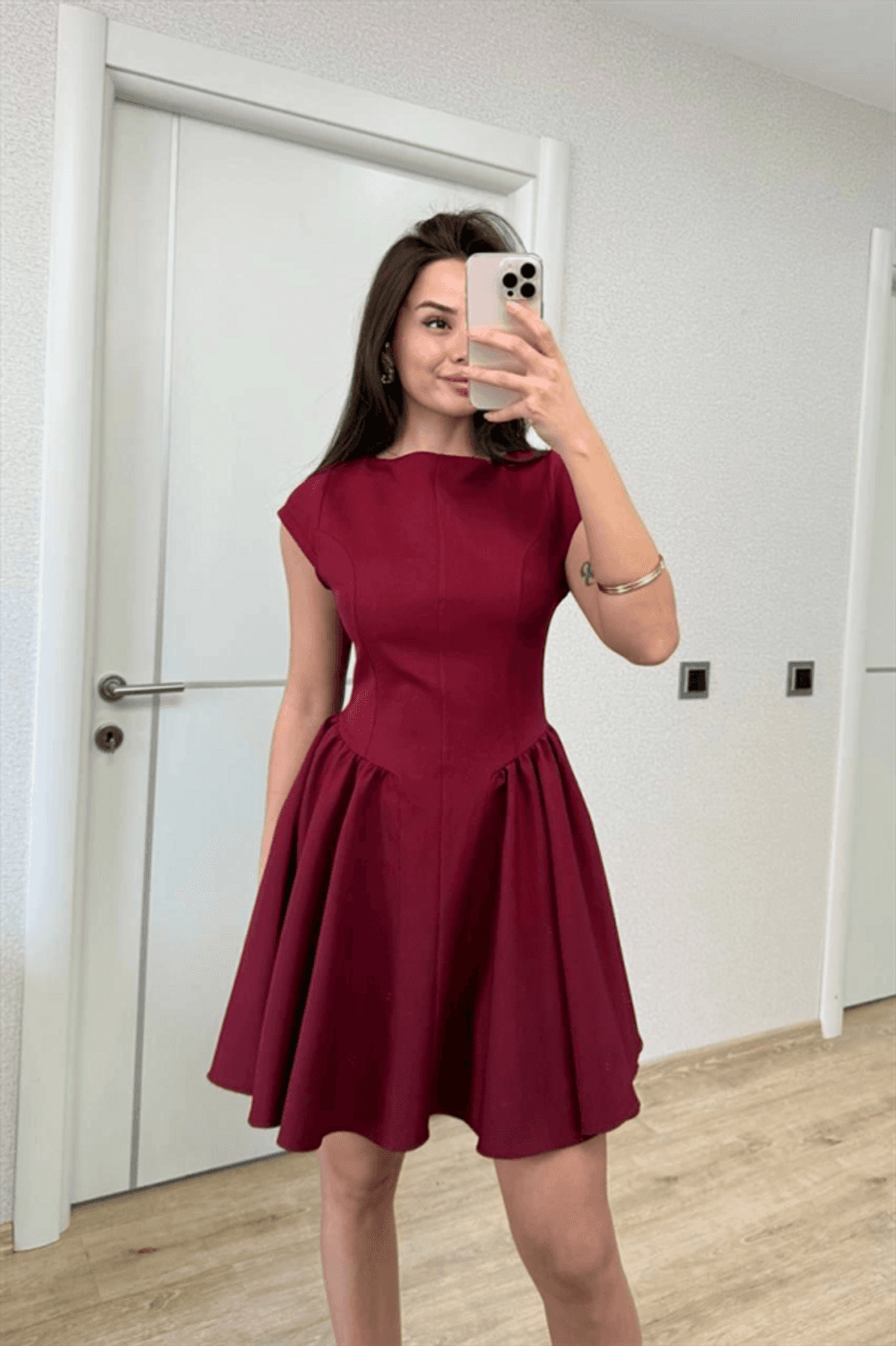 Sırt Dekolteli Çan Detaylı Mini Elbise - Bordo